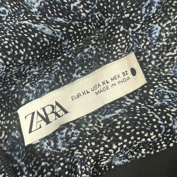 3/$30 _  ZARA | Black blue pattern thin strap  v neck tank blouse sexy - l XL - Picture 6 of 10